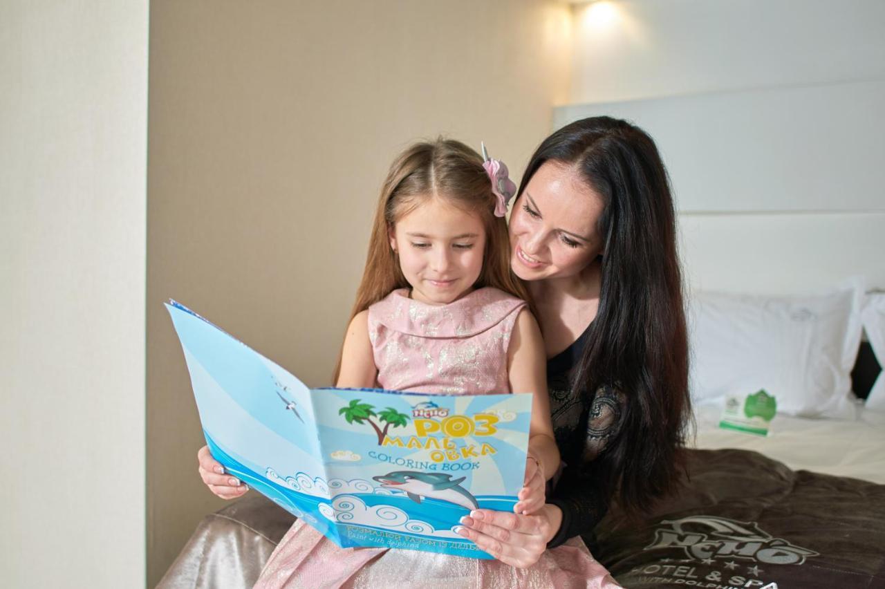 Hotel & Spa Nemo With Dolphins Kharkiv Bagian luar foto